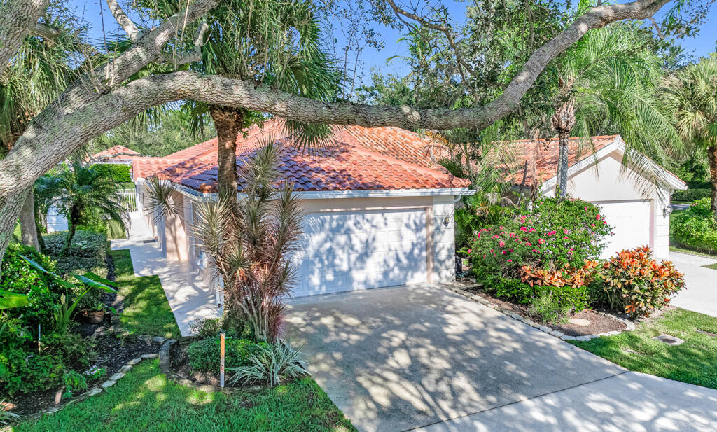 2841 Livingston Lane, West Palm Beach, FL 33411