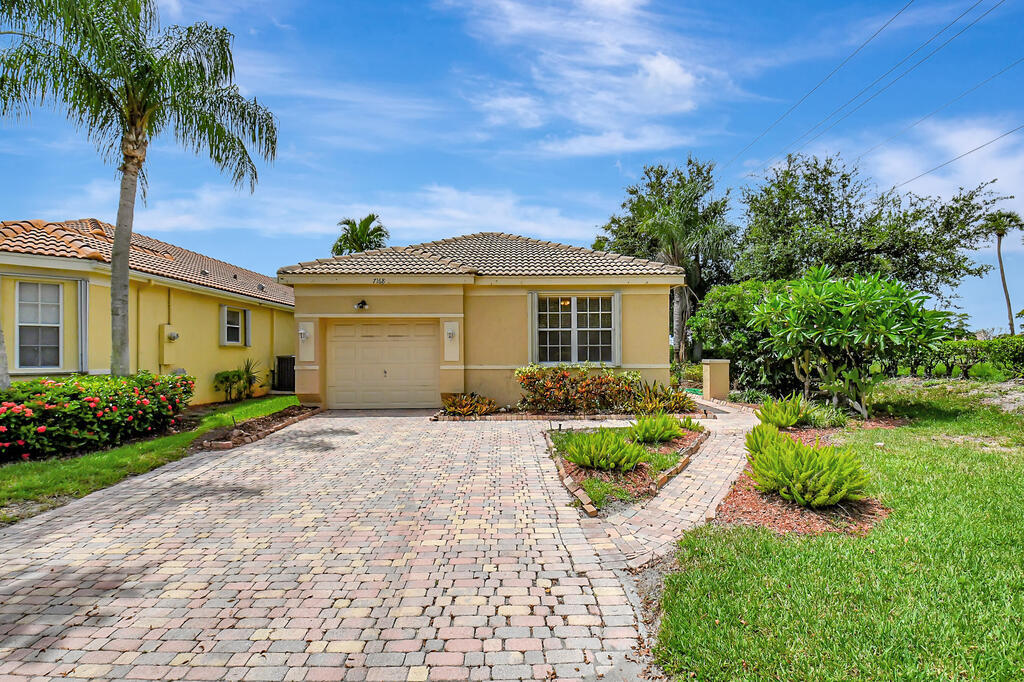 7168 Cataluna Circle, Delray Beach, FL 33446