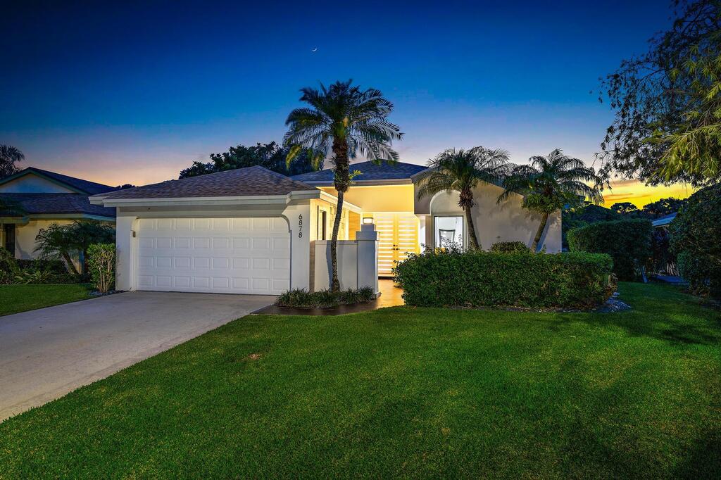 6878 Touchstone Circle, Palm Beach Gardens, FL 33418