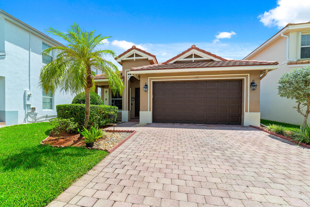 132 Belle Grove Lane, Royal Palm Beach, FL 33411