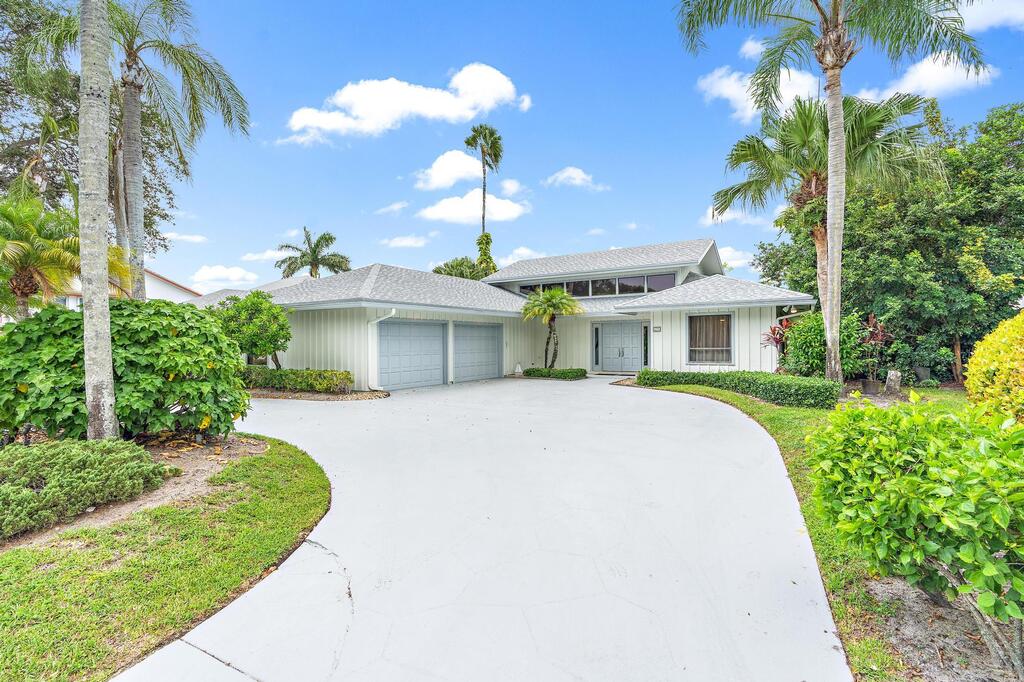 6379 Brandon Street, Palm Beach Gardens, FL 33418