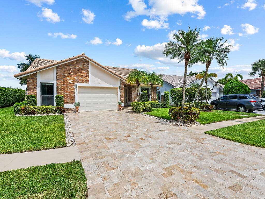 10065 Camelback Lane, Boca Raton, FL 33498