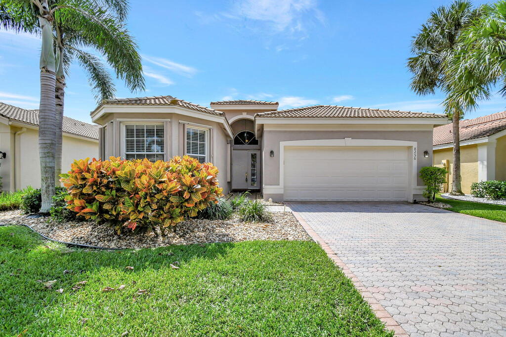 8256 Playa Del Sur Boulevard, Lake Worth, FL 33467