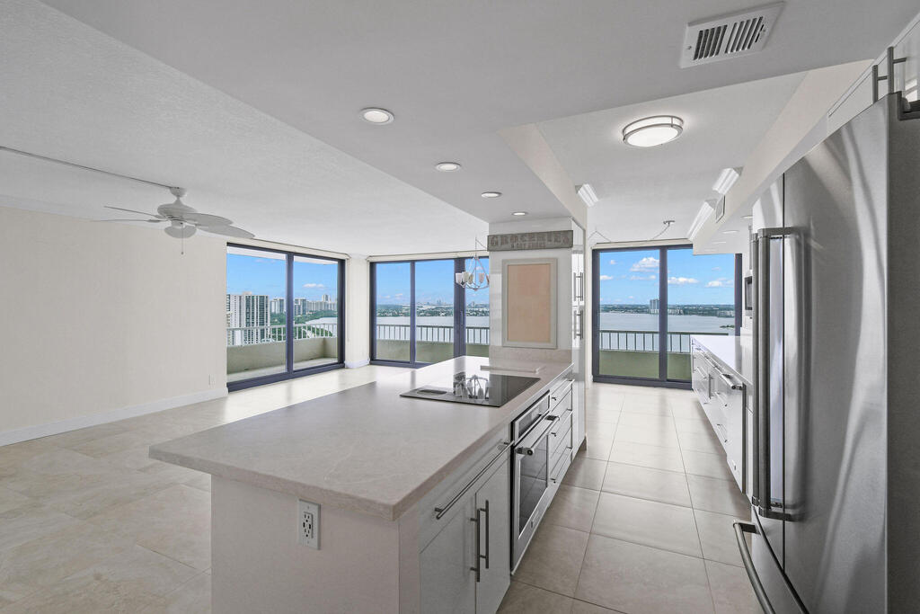 5550 Ocean Drive, Singer Island, FL 33404