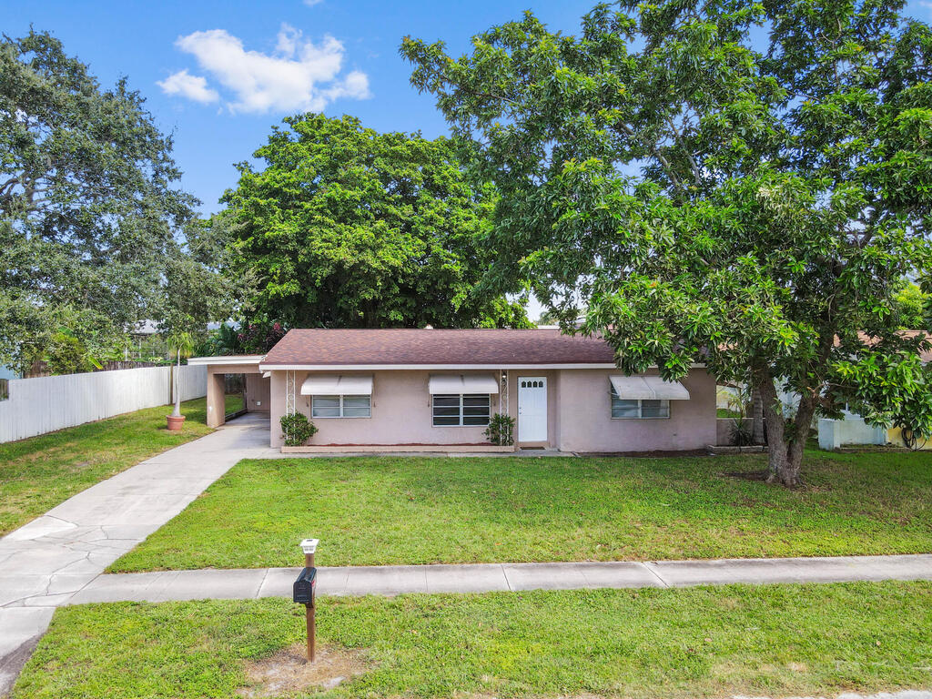 1514 Lee Court, Lake Worth, FL 33461