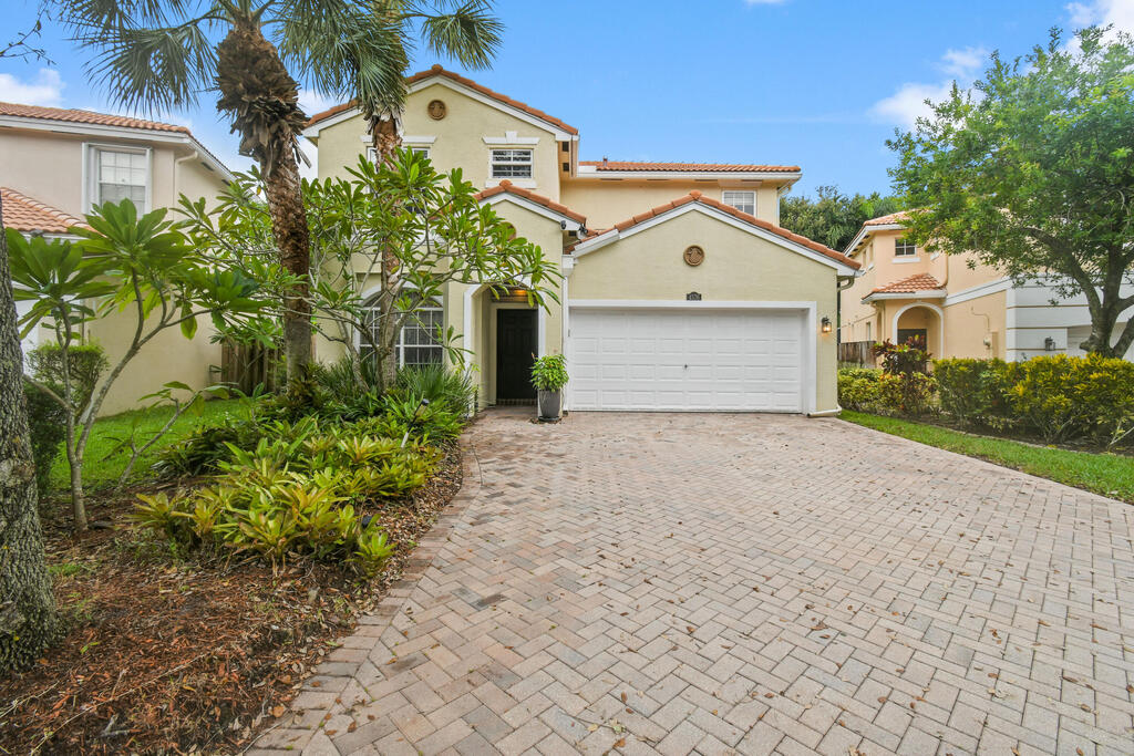 4576 Thornwood Circle, Palm Beach Gardens, FL 33418