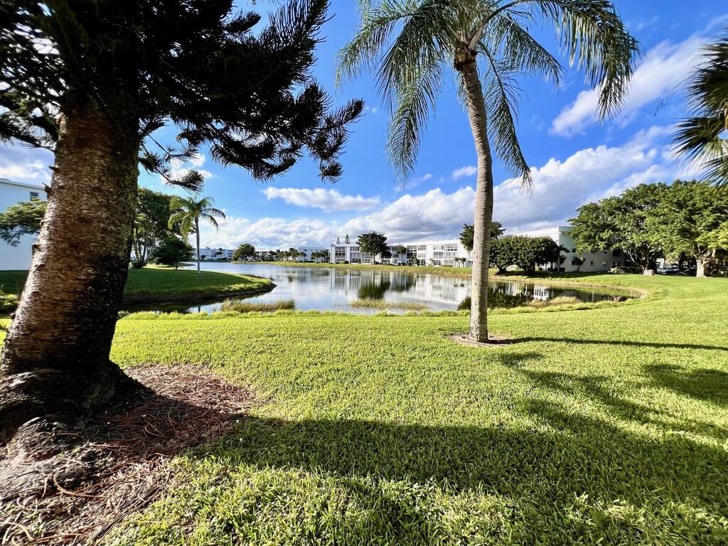 203 Wellington , West Palm Beach, FL 33417